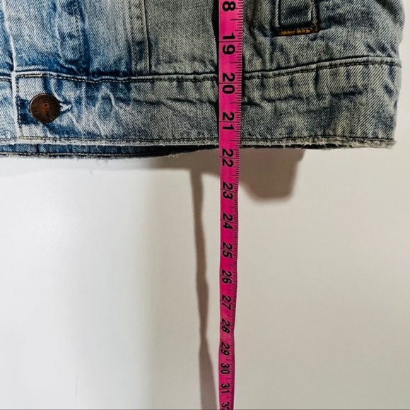 Current/Elliot Rolled Sleeve Trucker Denim Jean Jacket - Picture 8 of 11